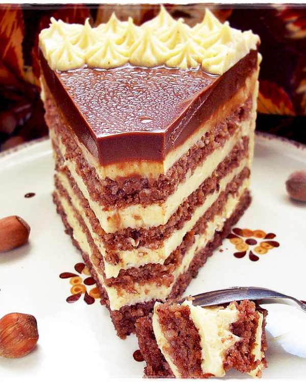Torta s lješnjacima i karamelama - My Mili Cake TORTE